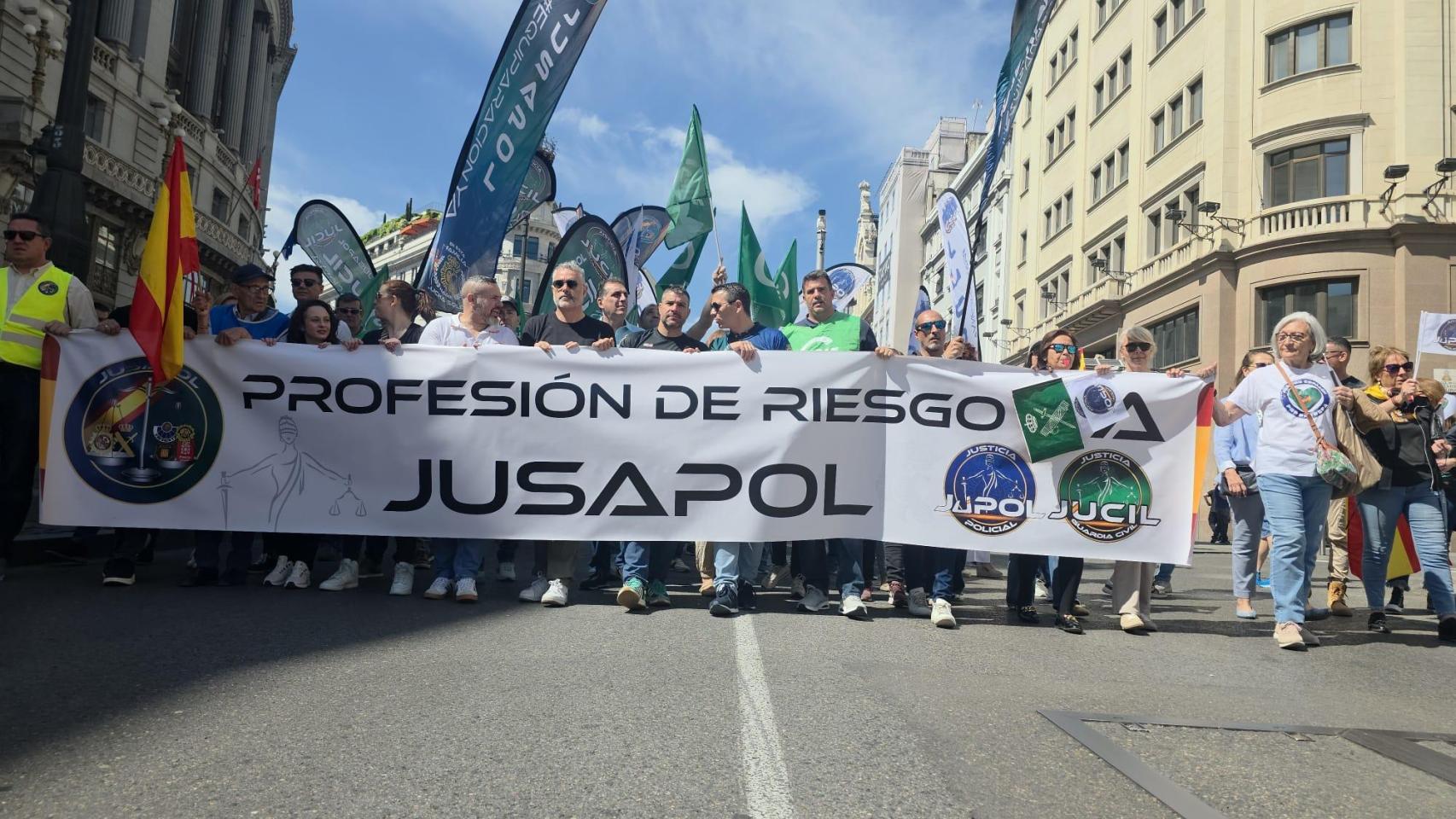 Policías nacionales y guardias civiles exigen al Gobierno que cumpla la sentencia que les otorga la jubilación anticipada