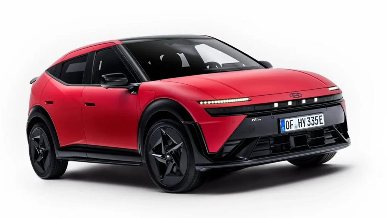 El nuevo Hyundai IONIQ 3 llega con un diseño tipo Veloster, hasta 490 km de autonomía y tecnología Pleos