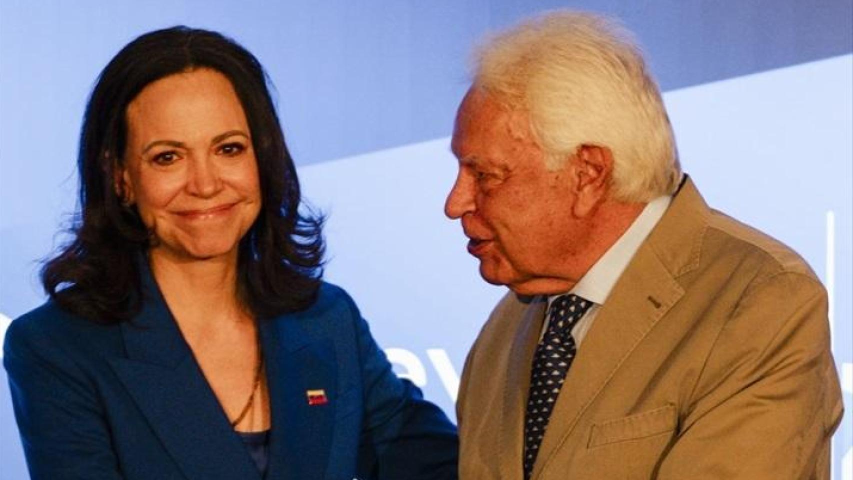 Felipe González arropa a María Corina Machado: "La lucha por la libertad no tiene color político"