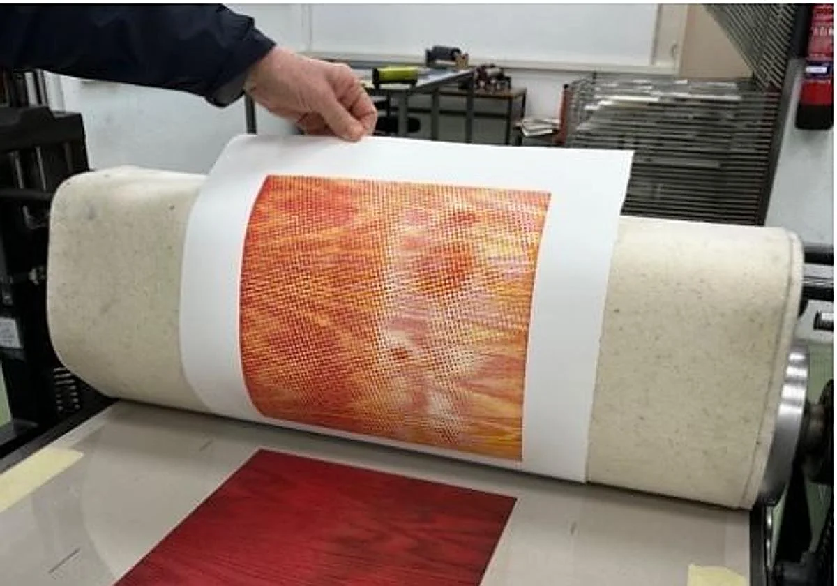 El Taller Gravura inaugura una innovadora exposición de grabados con láser