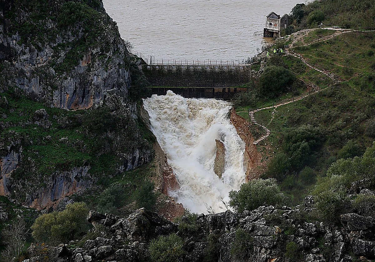 Andalusian regional government to install bottom drains at Montejaque dam to avoid it reaching max capacity