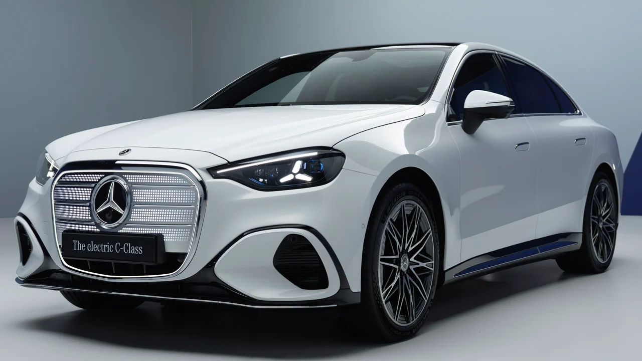 El nuevo Mercedes Clase C eléctrico ya está aquí: promete casi 800 km de autonomía y la comodidad de un Clase S