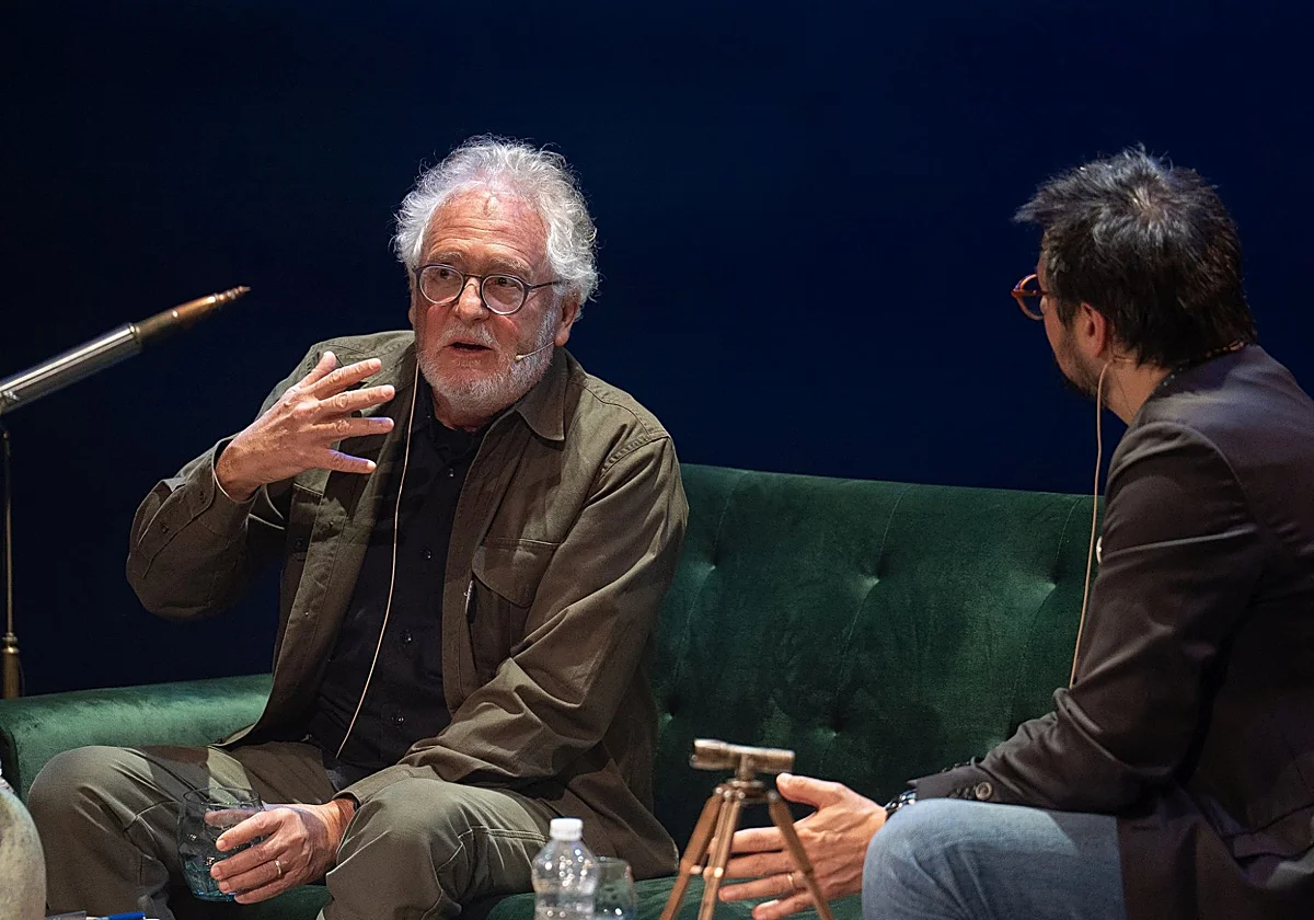 La palabra de Héctor Abad Faciolince con Antonio Lucas y la voz de Mayte Martín cierran la novena edición de Marpoética