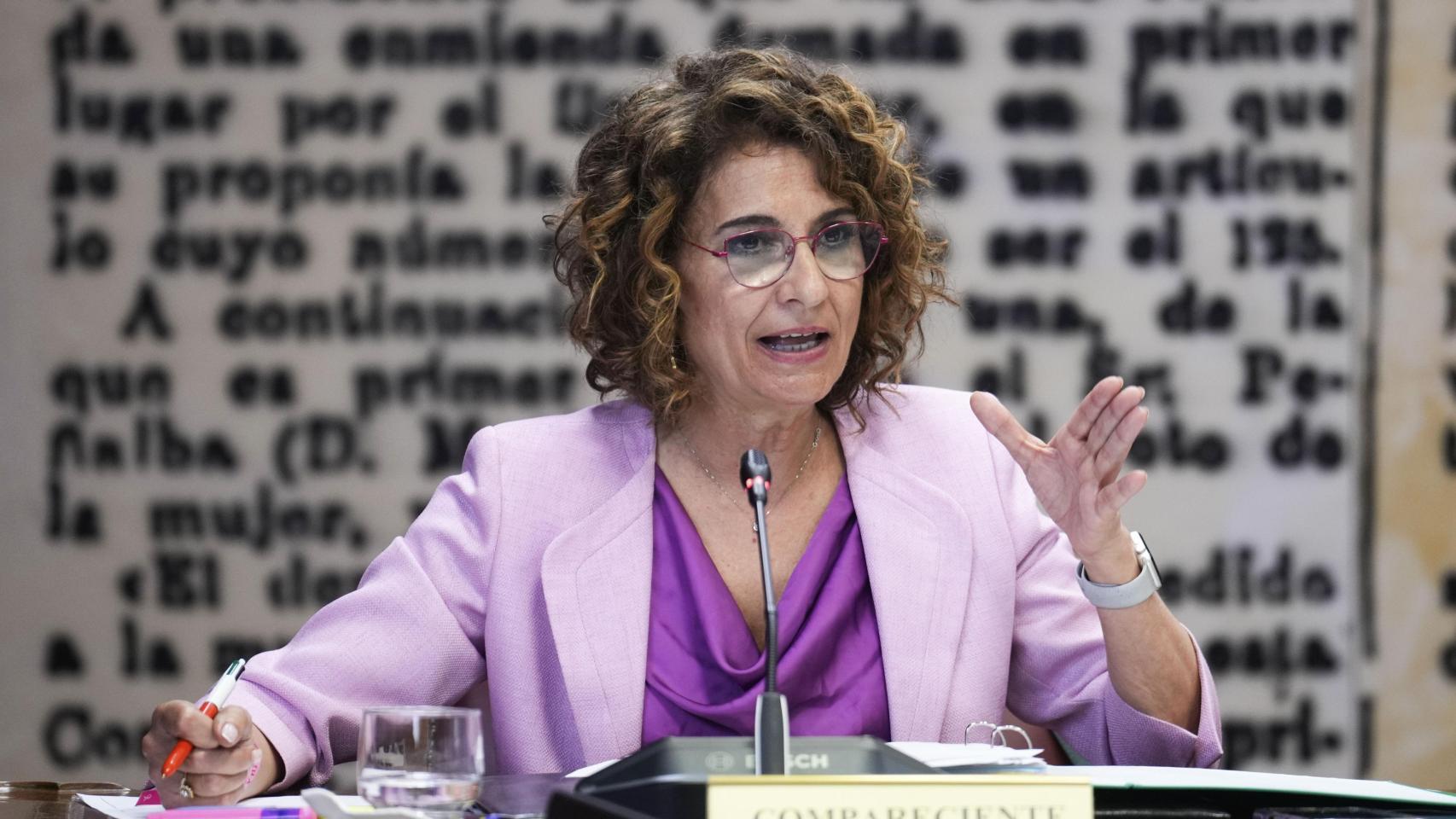 María Jesus Montero, a la defensiva en la comisión de la Sepi en el Senado: "Estoy aquí por ser candidata en Andalucía"