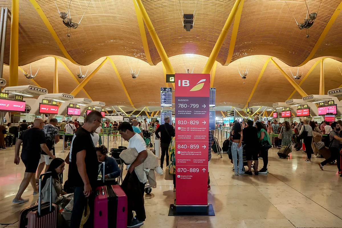 España y el 'efecto refugio': recibió un 6% más de viajeros internacionales en marzo