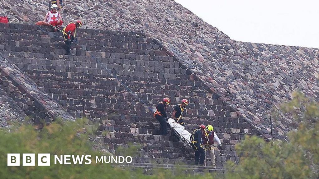 "Disparaba desde arriba en la pirámide y tenía rehenes": los relatos de testigos del tiroteo en Teotihuacán en el que murió una mujer y otras 13 personas resultaron heridas