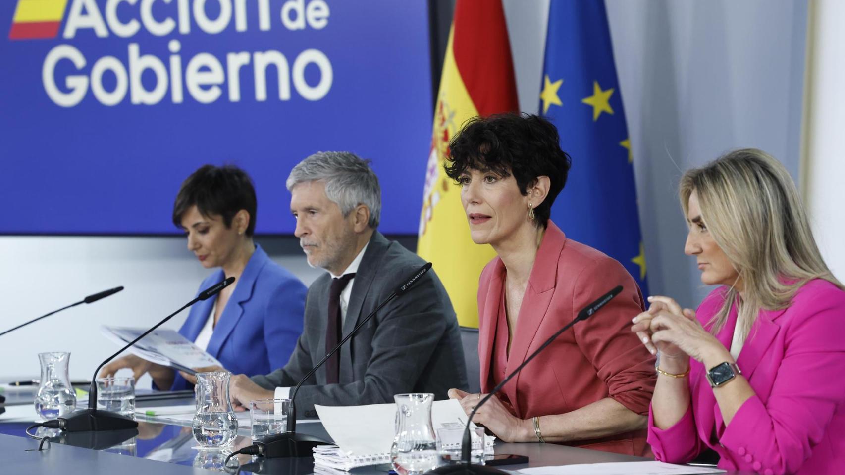 El Gobierno dice que el proceso de regularización es 'garantista' y que 'cumple con su obligación' al abrir el trámite a los presos