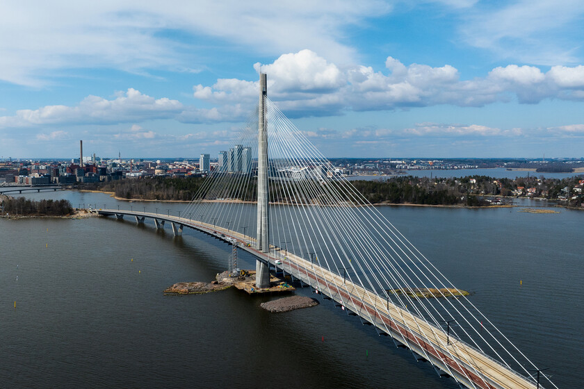 El puente más largo del mundo para peatones se acaba de inaugurar en Helsinki: la meta es que dure unos 200 años