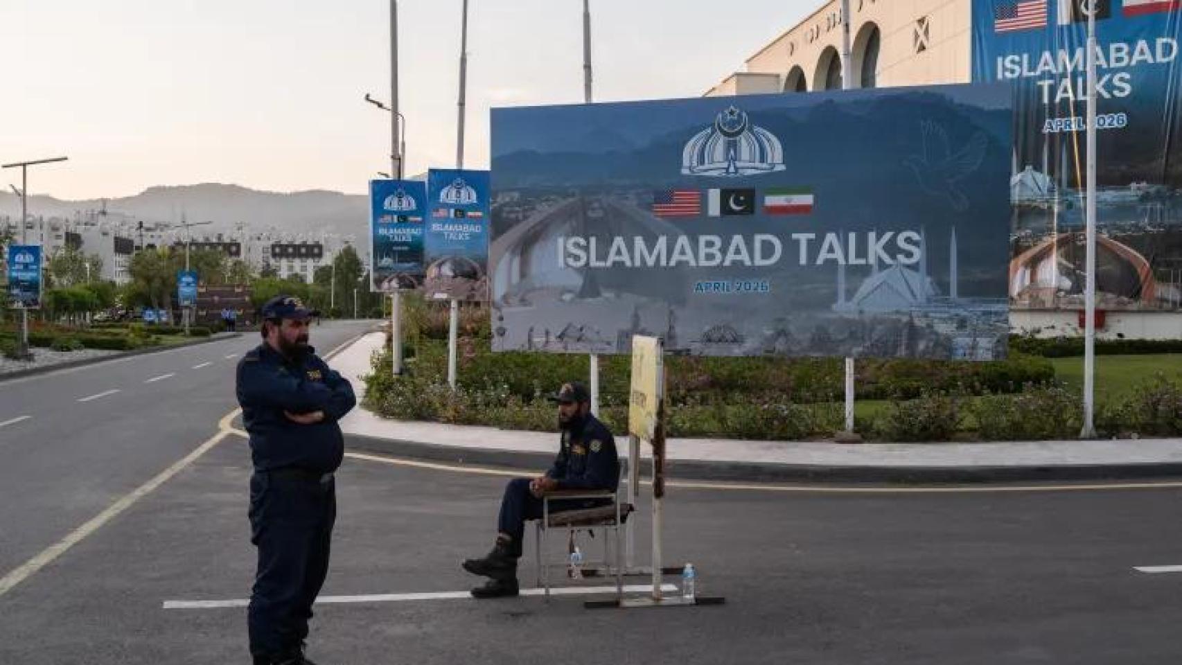 La negociación entre EEUU e Irán se tambalea: Teherán no confirma su participación y Vance aplaza su viaje a Pakistán