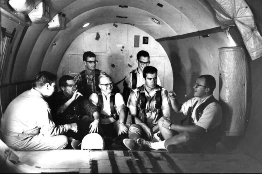 Jugaban a las cartas mientras los investigadores vomitaban: la historia olvidada de los 11 hombres sordos de la NASA