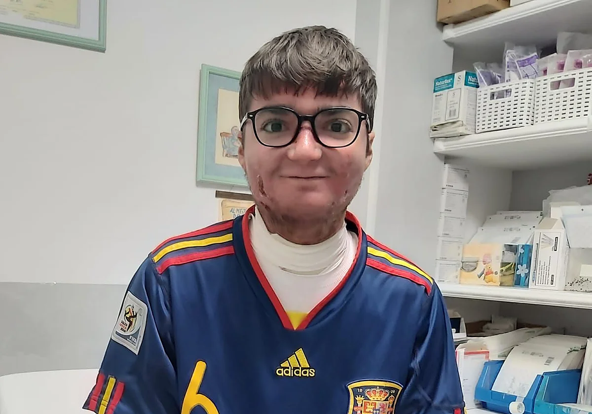 Adrián Soto, primer malagueño con piel de mariposa que recibirá terapia génica en España