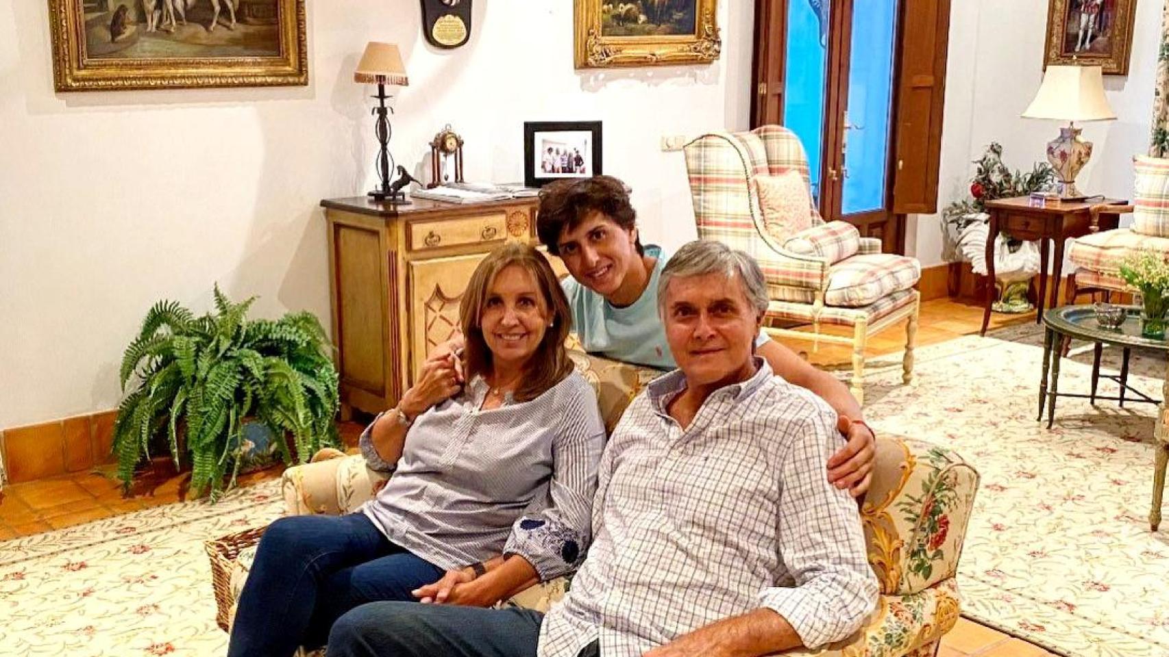 Andrés Roca Rey, el 'niño bien' del toreo que entronca con la nobleza: quién es quién en su acaudalada familia peruana