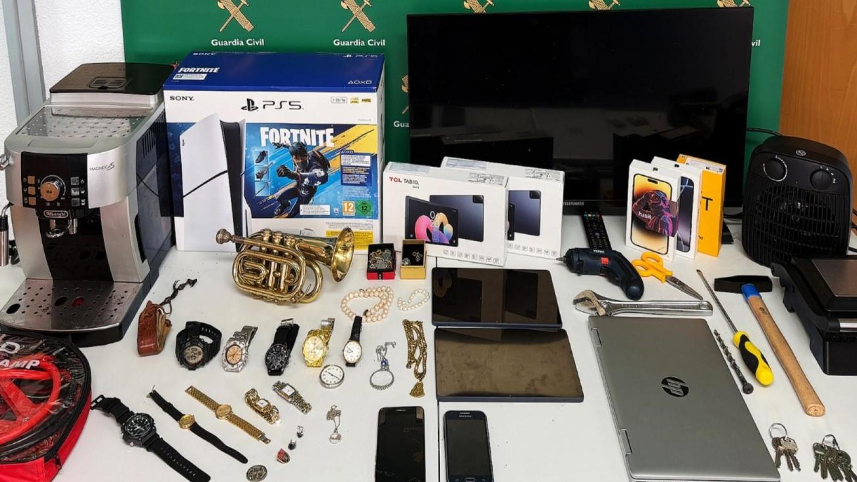 Dos detenidos como presuntos autores de múltiples robos en el área metropolitana de A Coruña