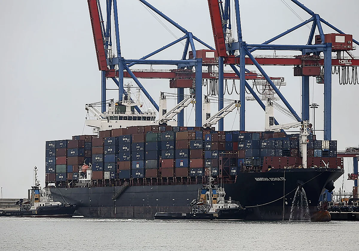 Malaga Port records surge in container traffic amid Persian Gulf crisis