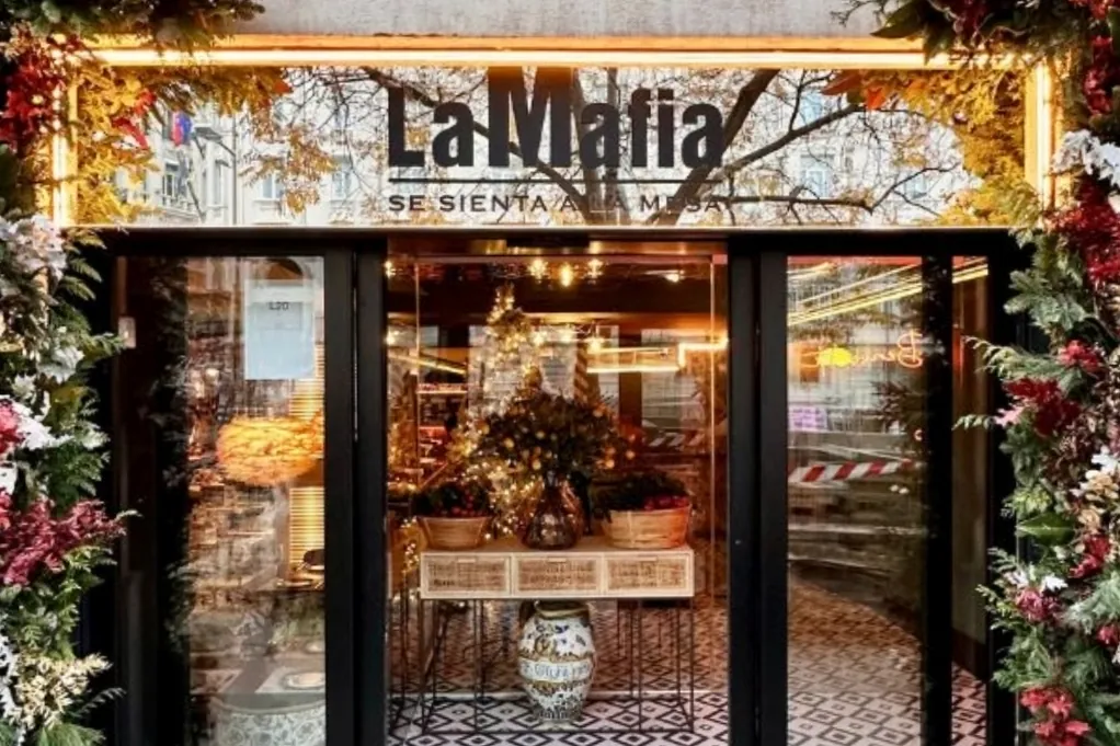 La Mafia se sienta a la mesa se convierte en La Famiglia tras la ofensiva de Italia