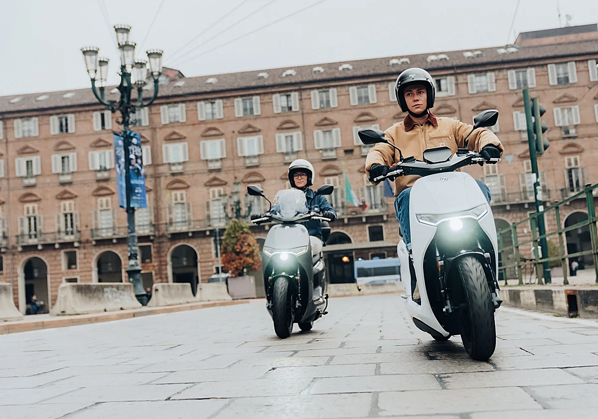 Radiografía de la moto en España: Disminuyen las barreras a las eléctricas y crece la intención de compra