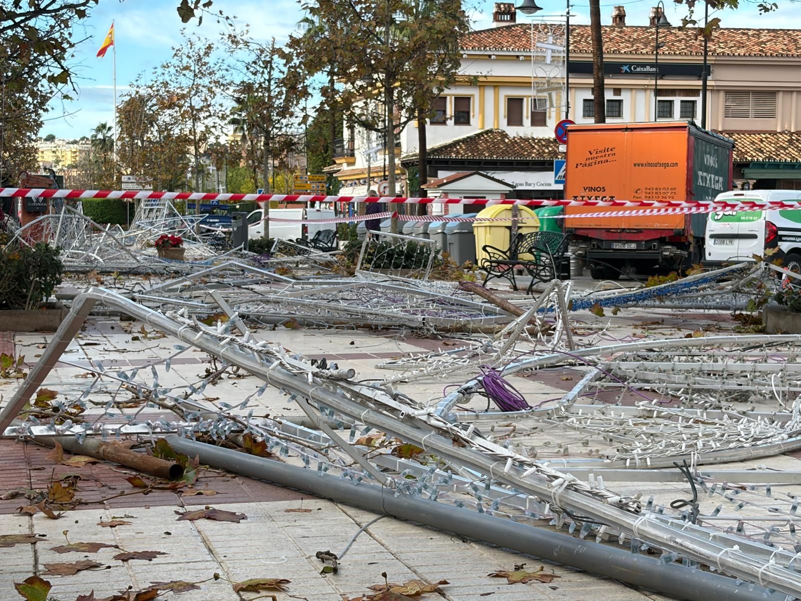 Una tormenta hace estragos en la Costa, pero deja una notable subida en los embalses