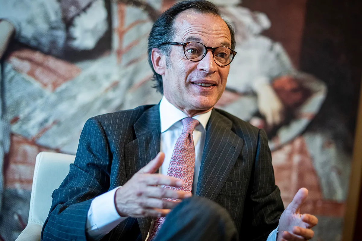 Warburg descarta vender Singular Bank por fases