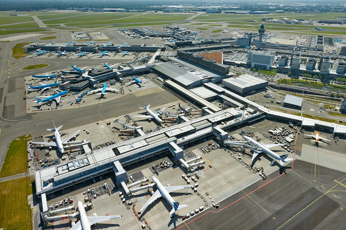 El estudio de Luis Vidal renovará el aeropuerto de Ámsterdam