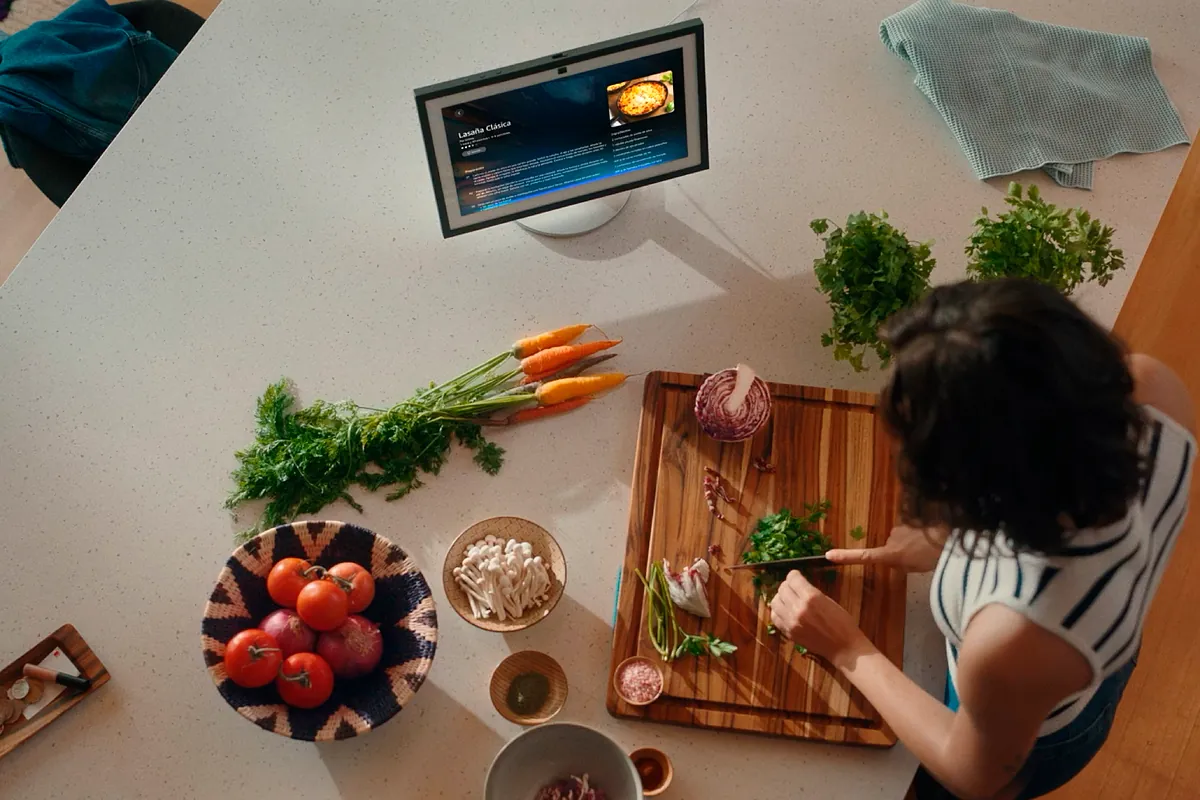 Alexa+ llega a España: qué puede hacer y cuánto cuesta el asistente más inteligente de Amazon