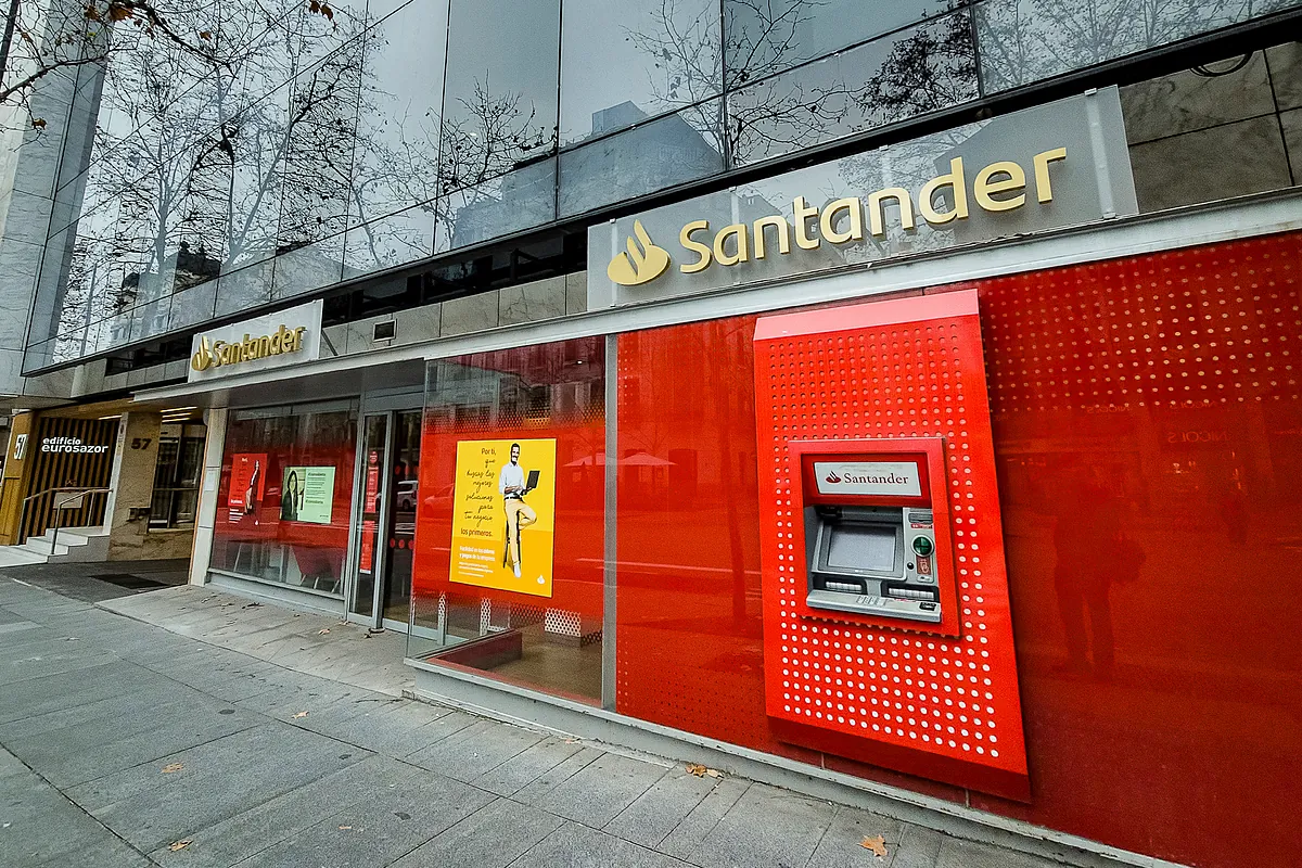 Santander dará 840 euros para captar clientes con nómina