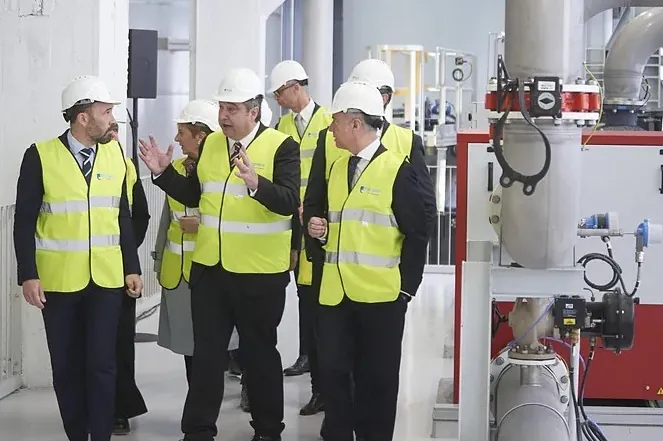 Papresa entra en concurso con oferta de compra de CL