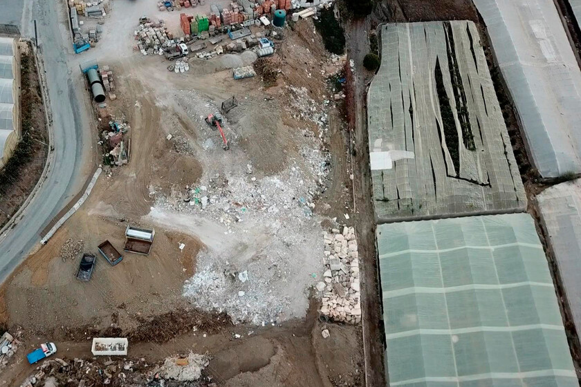 Málaga tenía unas parcelas rústicas envidiables. Ahora tiene una bomba de relojería con 167.000 toneladas de escombros y amianto