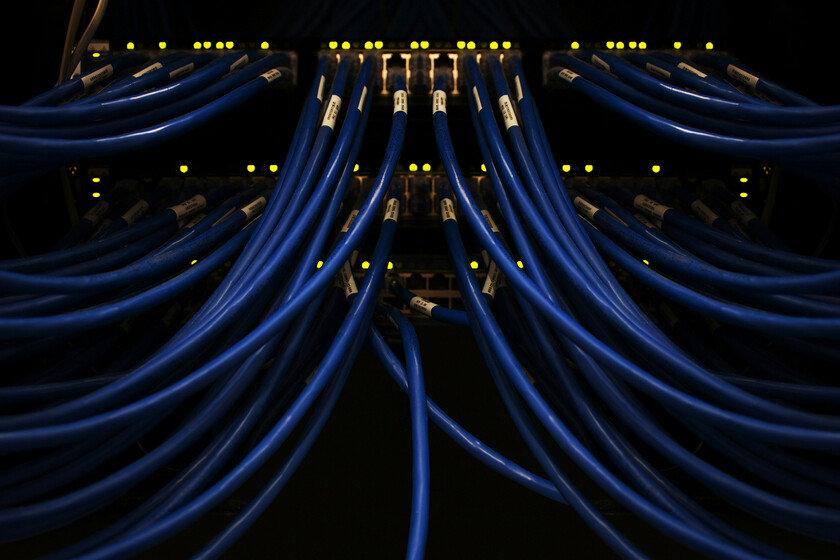 Pensábamos que la IA iba a colapsar la red eléctrica. La solución pasa por "desenchufarla" 18 días al año