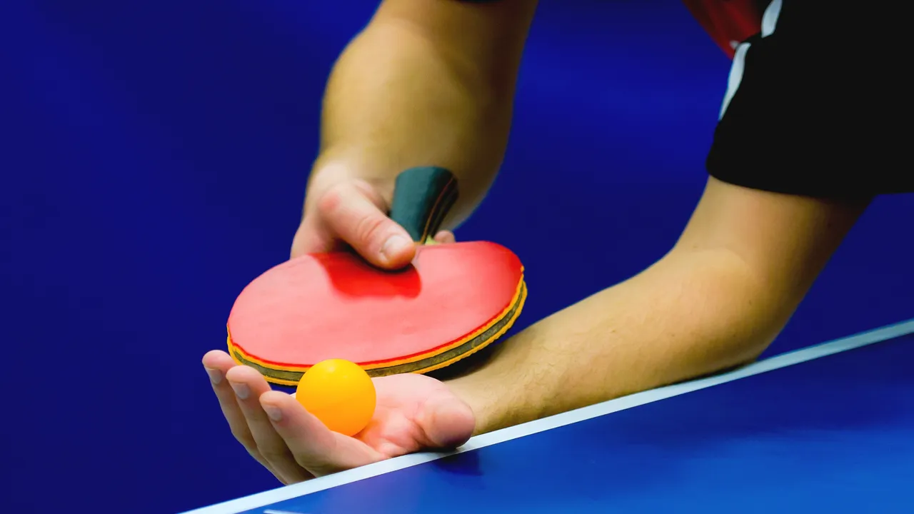 Este robot llamado Ace se entrena para convertirse en campeón del mundo de ping-pong