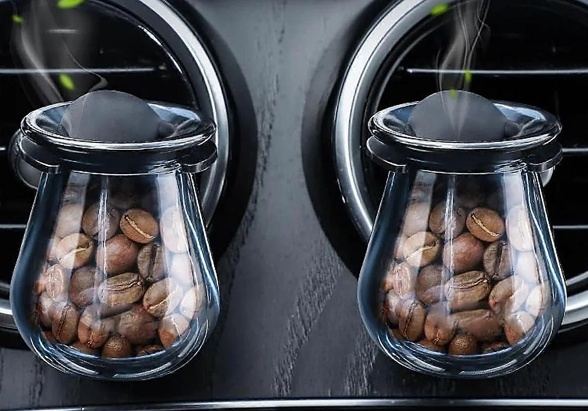 Arroz, sal y café: por qué son los trucos más inútiles para eliminar la humedad del coche