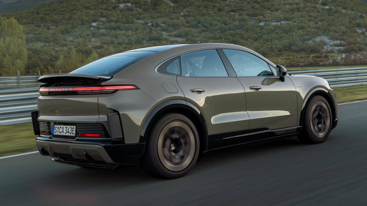 Porsche ya deja ver su Cayenne Coupé eléctrico: más de 1.000 CV, hasta 669 km y un guiño claro al 911