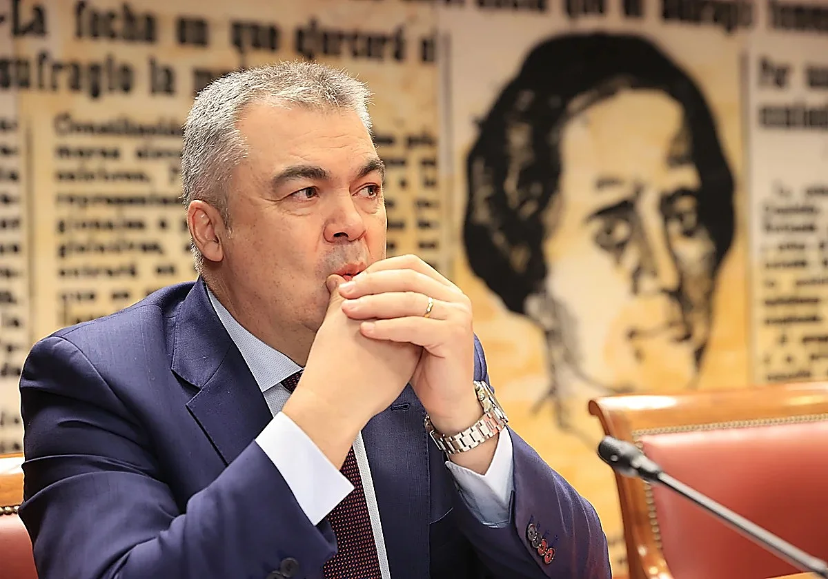 Santos Cerdán reaparece esta mañana en la comisión del Senado tras su paso por la cárcel