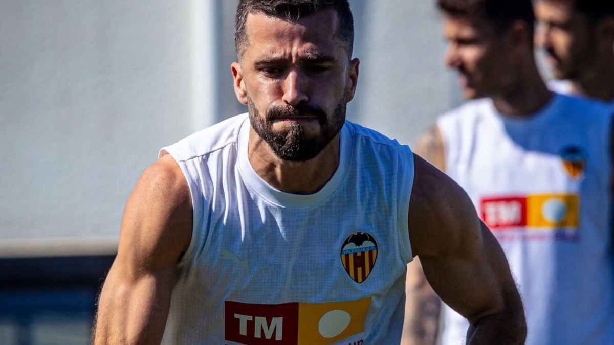 La RFEF 'pasa' del Valencia: repite el árbitro VAR que 'obvió' el pisotón sobre Gayà en Mallorca
