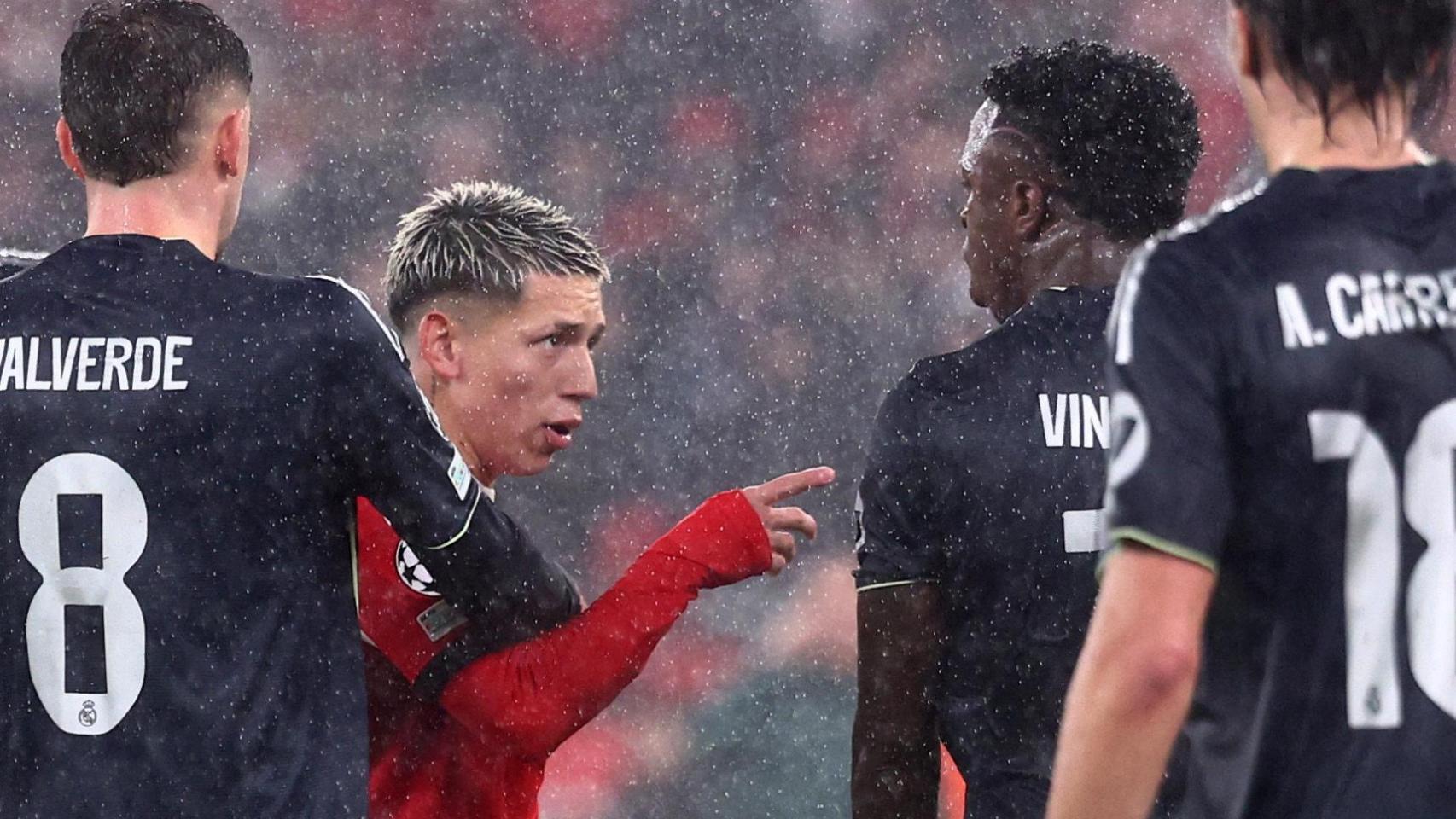 La UEFA sanciona con seis partidos a Prestianni por sus presuntos insultos racistas sobre Vinicius