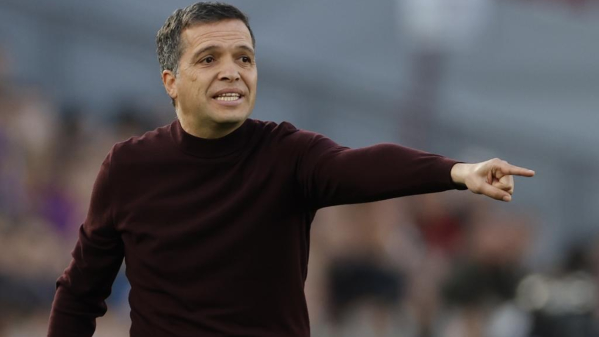 "Luís Castro es el mayor error que he cometido, va a hacer descender a dos equipos el mismo año"