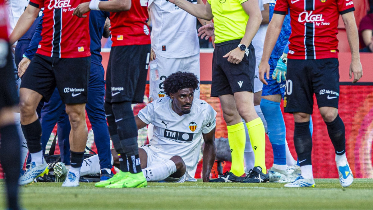 A Thierry Rendall, con una lesión muscular en el abductor, se le acaba el tiempo en el Valencia