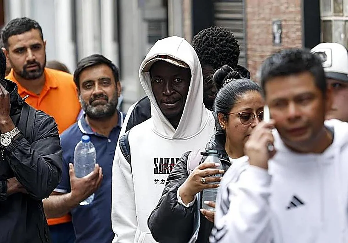 La Generalitat Valenciana recurre el decreto del Gobierno de regularización de migrantes por su «impacto» en los servicios públicos