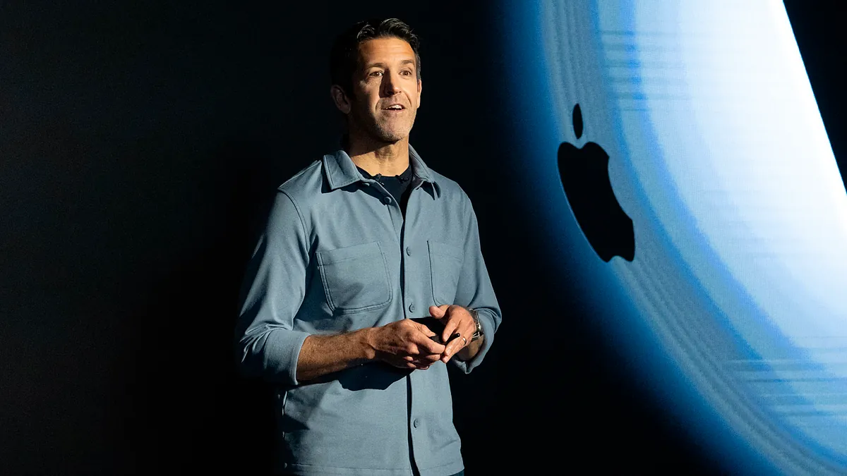 John Ternus: el campeón de natación con el futuro de Apple en sus manos