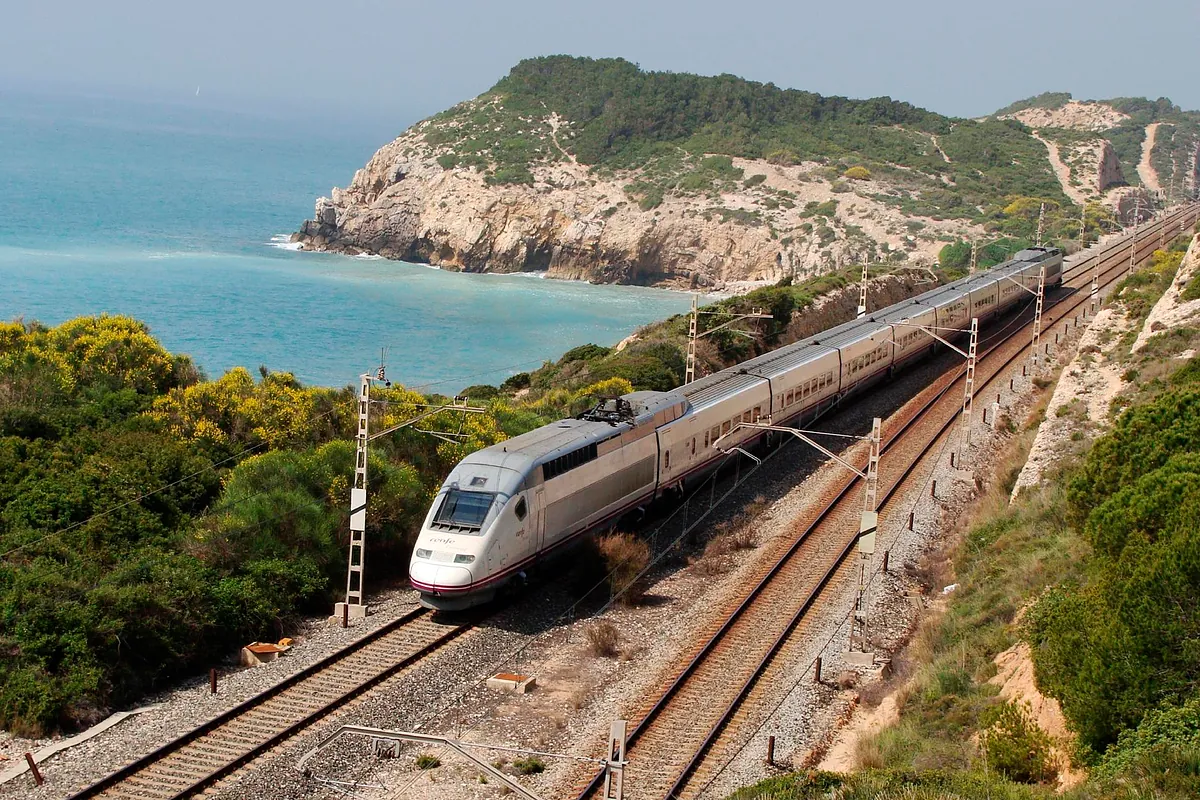 Renfe apuesta por mejorar la calidad y la información del servicio con un centro integrado