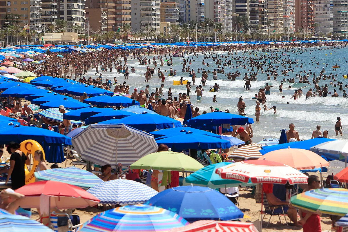España, destino preferido de los europeos este verano en un contexto más cauteloso y de gasto moderado