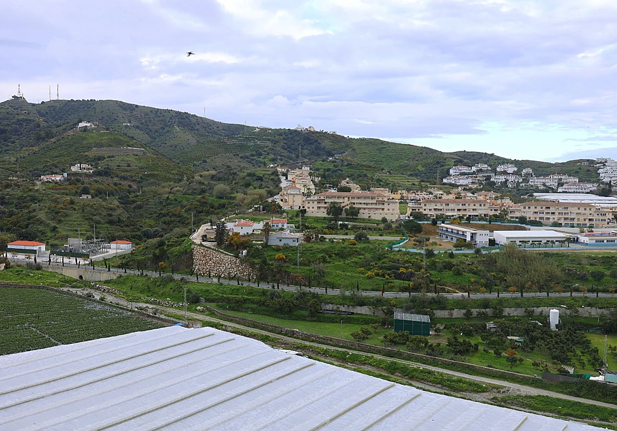 Torrox defiende la seguridad de su subestación eléctrica tras un informe con mediciones «600 veces por debajo» del límite