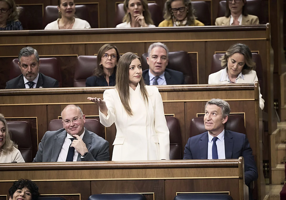 Fuego amigo contra Juanma Moreno