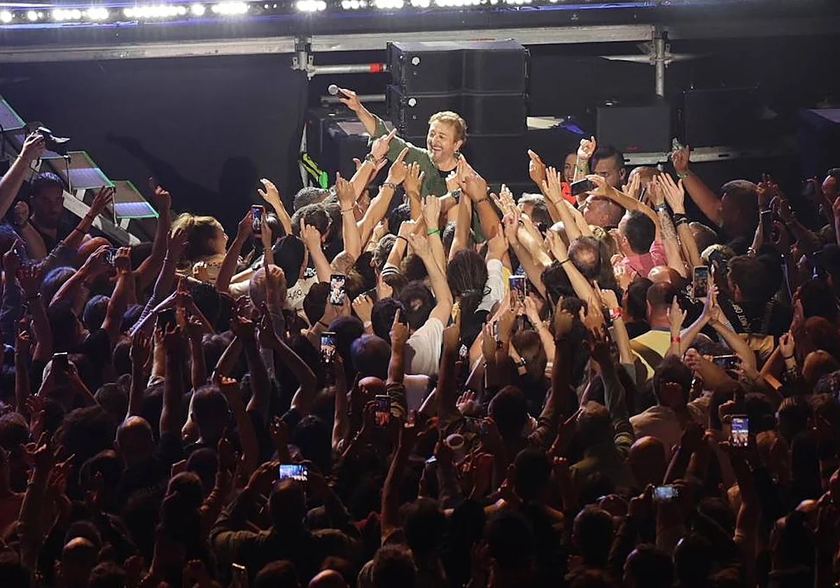 El Último de la Fila vuelve tras 30 años con nueva piel y las canciones de siempre