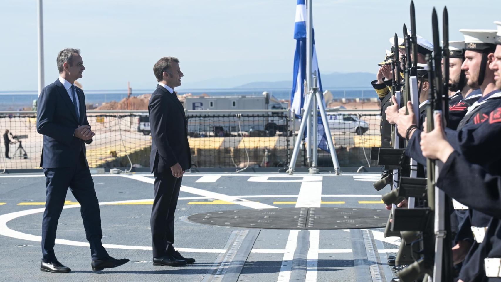 Macron pide el "wake up" militar de la UE: Trump, Putin y Xi "están a muerte contra Europa, es un momento único"