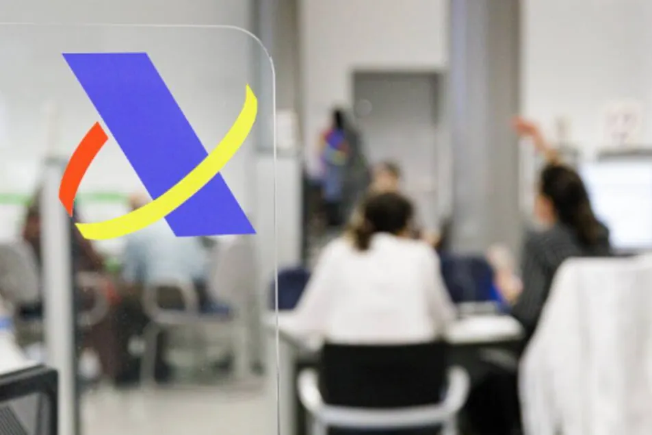 Los contribuyentes podrán pedir cita para hacer la declaración por teléfono desde el miércoles