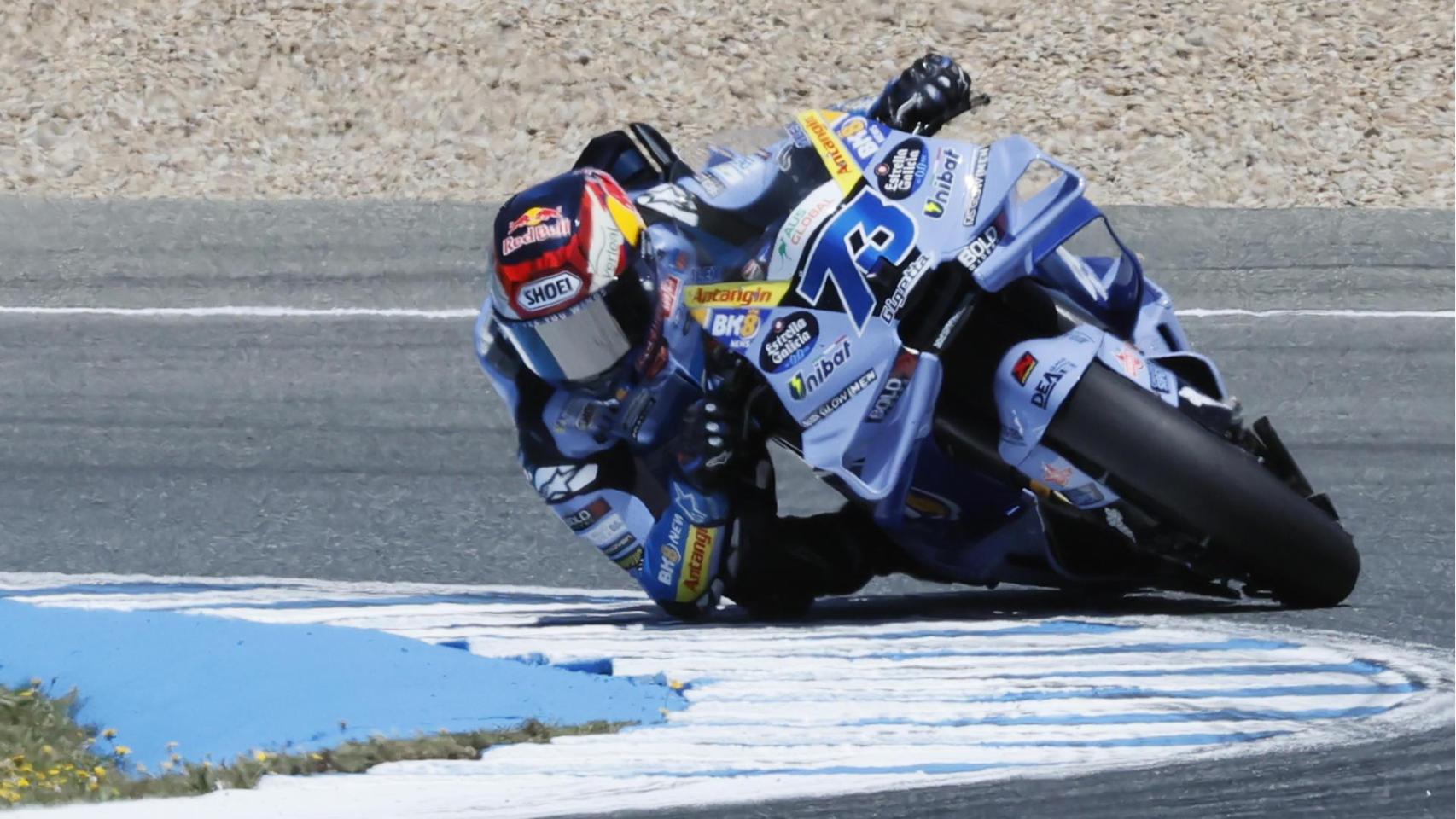 La historia se repite un año después en Jerez: Álex Márquez gana la carrera y su hermano Marc se va al suelo al inicio