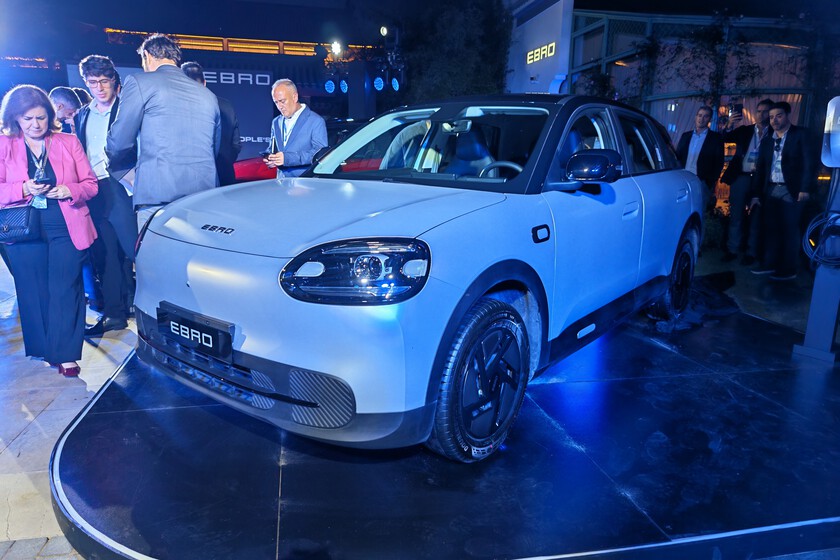 Viaje al centro del motor chino (parte 4): asistimos a un crash test y descubrimos el nuevo (y primer) Ebro full eléctrico