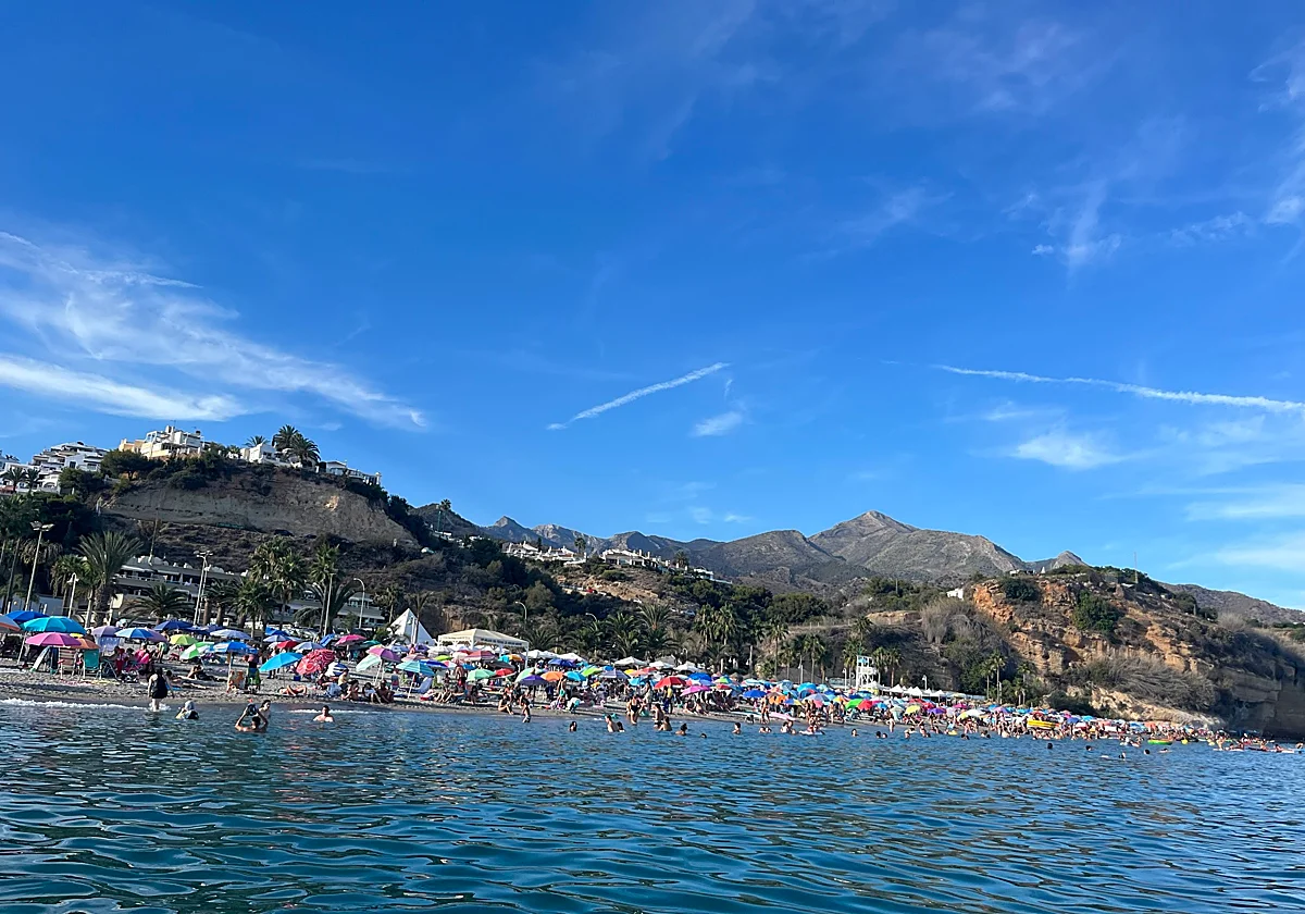 Más de 1,2 millones de euros anuales: Nerja triplica la rentabilidad de sus playas en la última década