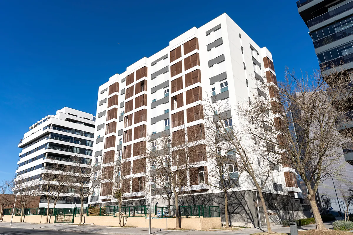 Bankinter compra a Avintia 452 viviendas de alquiler en Madrid