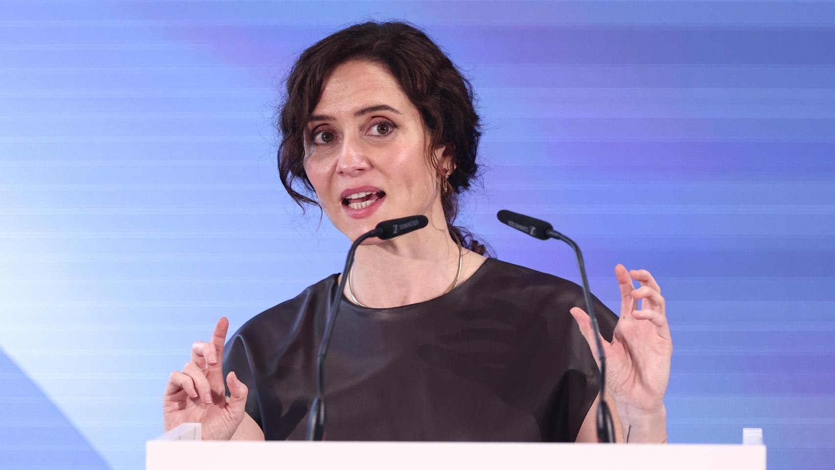 Ayuso crea una certificación de excelencia para quienes estudien español en Madrid al estilo del British Council